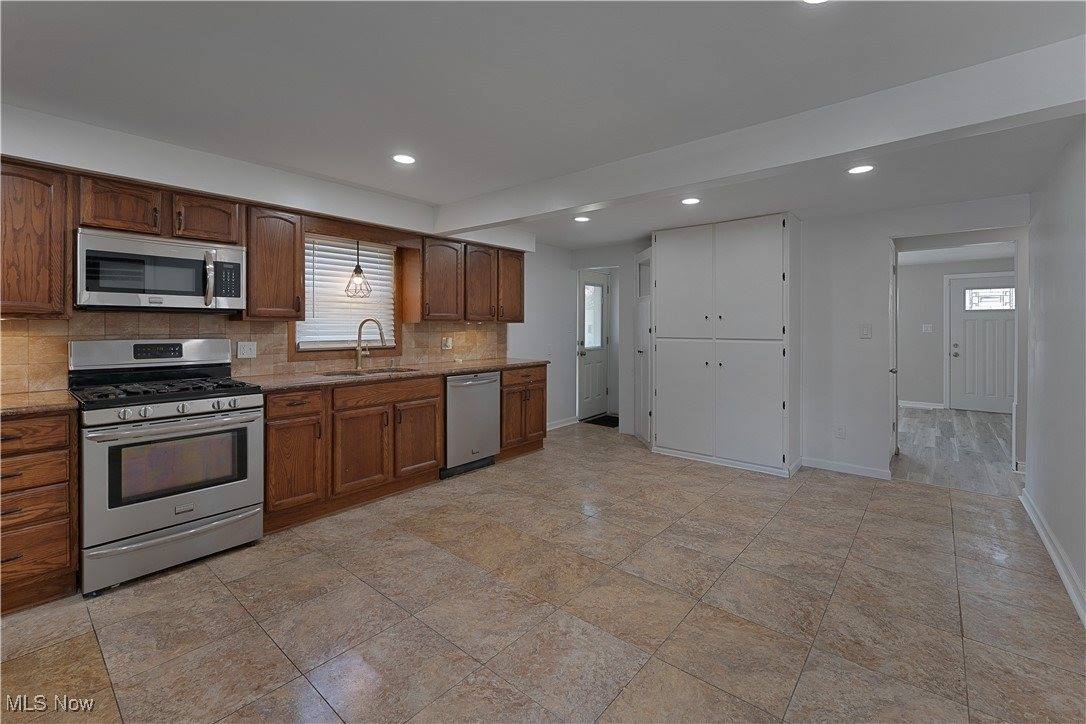 491 Spring Street, Struthers, OH 44471