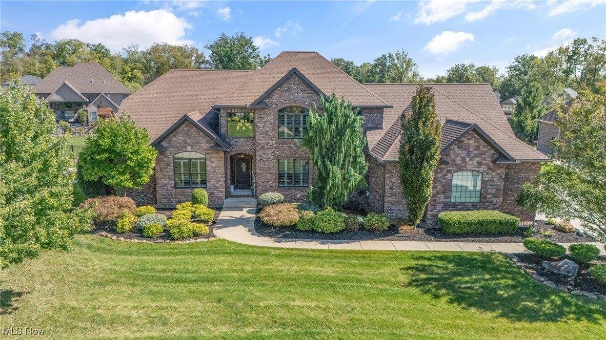 7245 Hanbury Close, Canfield, OH 44406