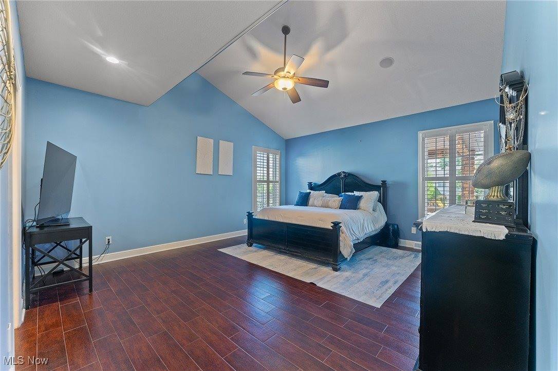 7245 Hanbury Close, Canfield, OH 44406