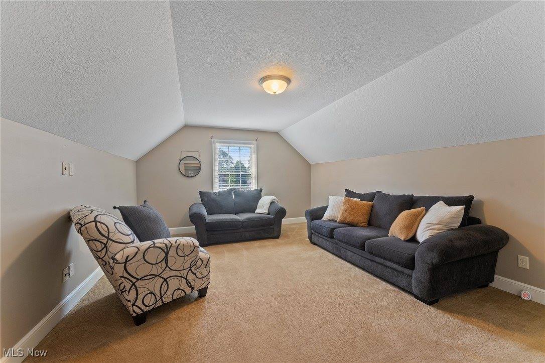 7245 Hanbury Close, Canfield, OH 44406