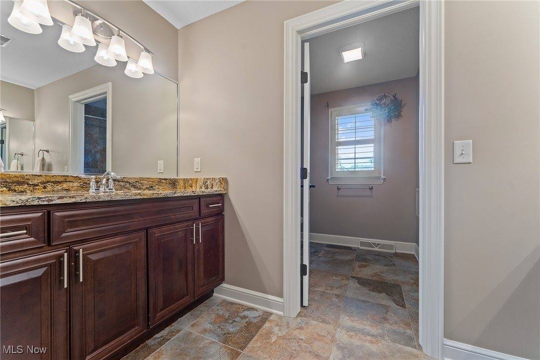 7245 Hanbury Close, Canfield, OH 44406