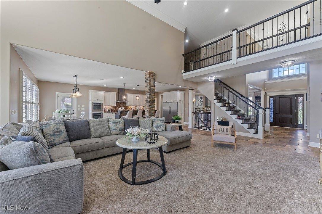 7245 Hanbury Close, Canfield, OH 44406