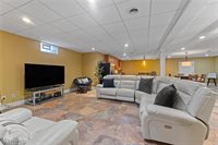 7245 Hanbury Close, Canfield, OH 44406