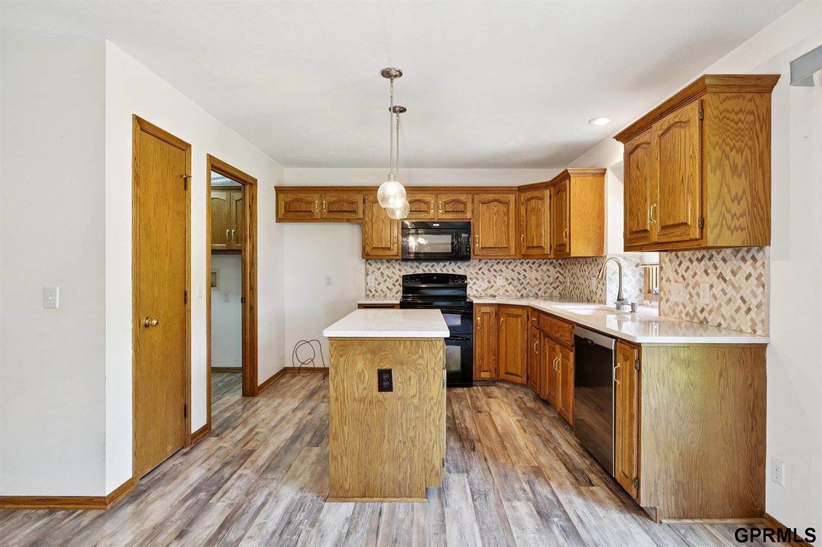 6441 South 159th Avenue, Omaha, NE 68135