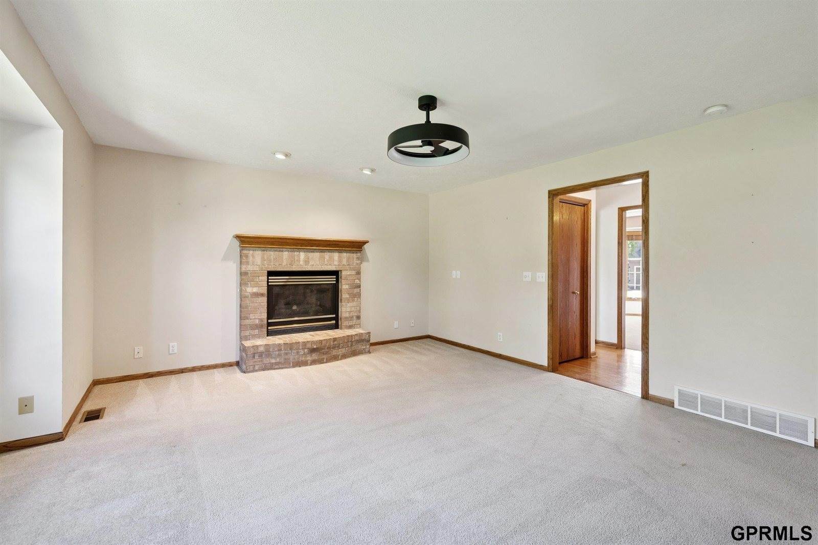 6441 South 159th Avenue, Omaha, NE 68135