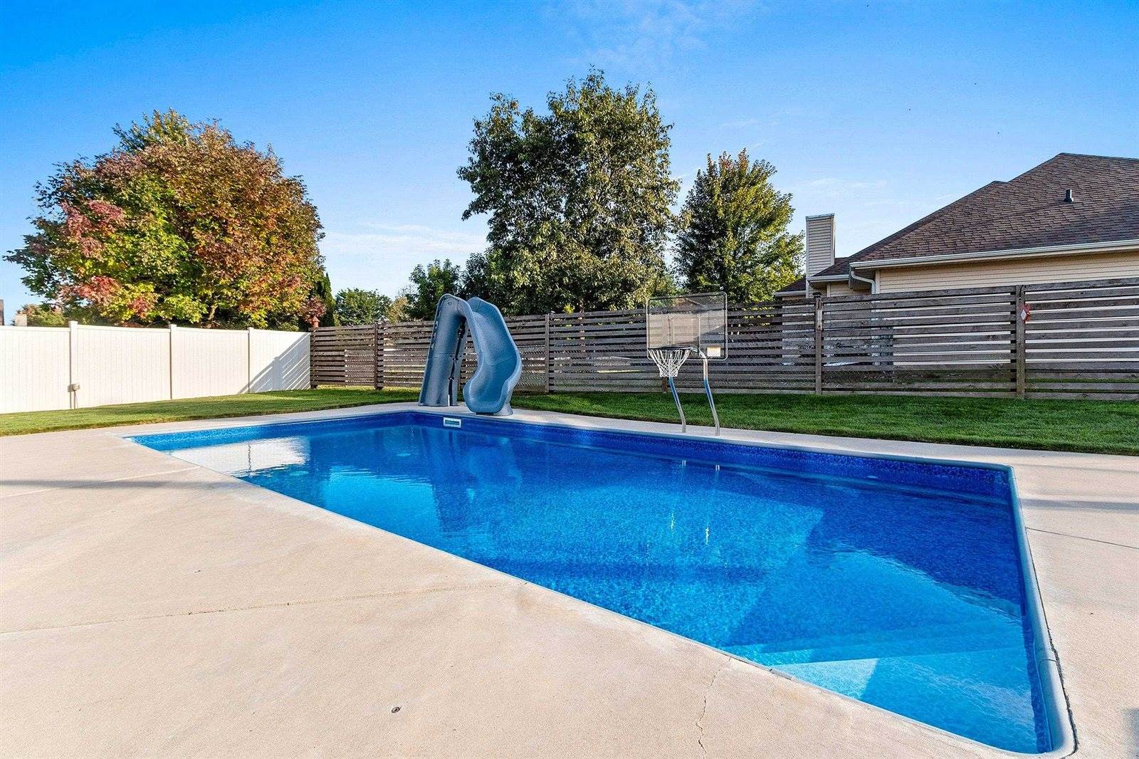 3667 Mighty Oak Trail, Green Bay, WI 54313