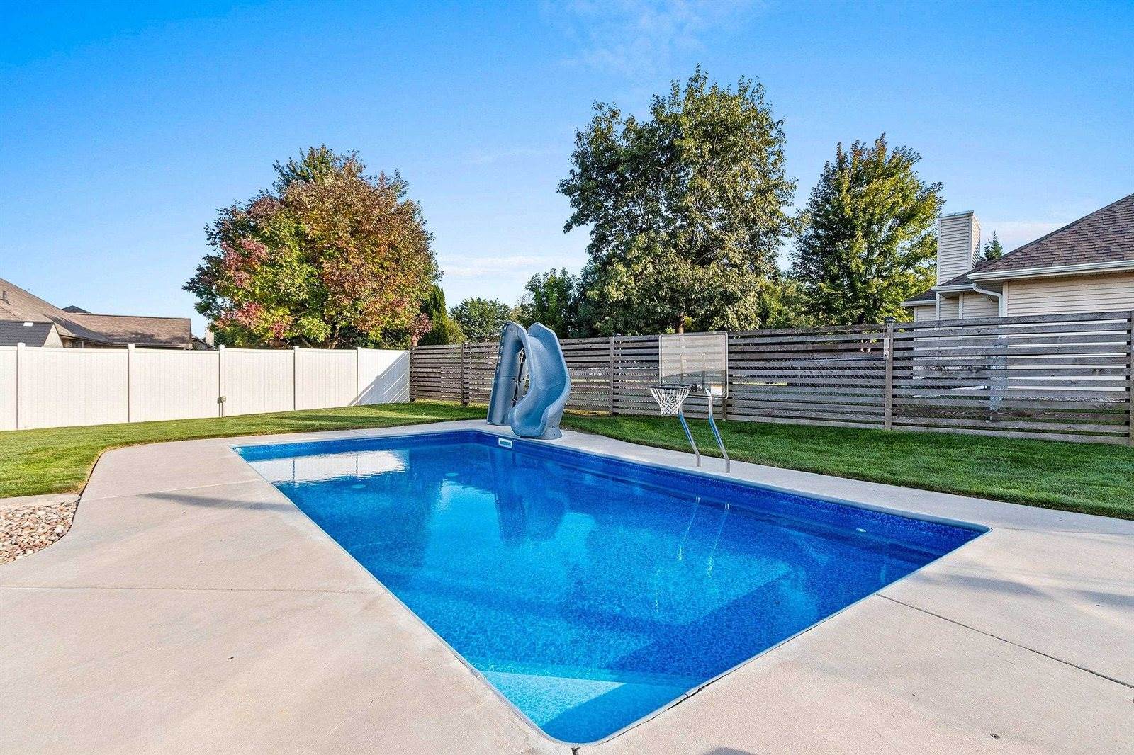 3667 Mighty Oak Trail, Green Bay, WI 54313