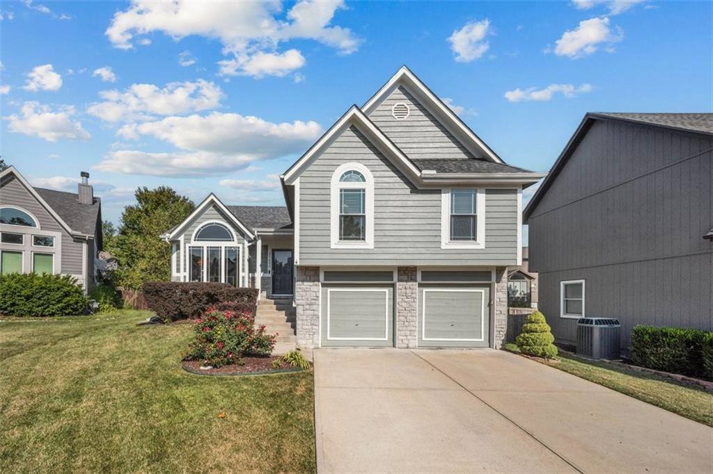 21624 West 53rd Terrace, Shawnee, KS 66226