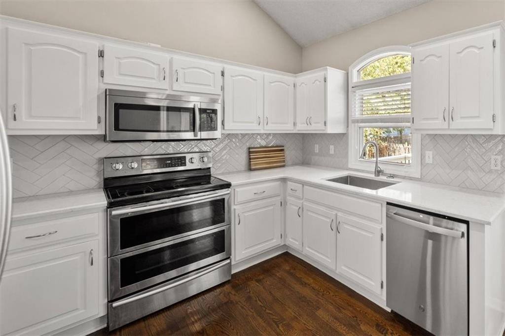 21624 West 53rd Terrace, Shawnee, KS 66226