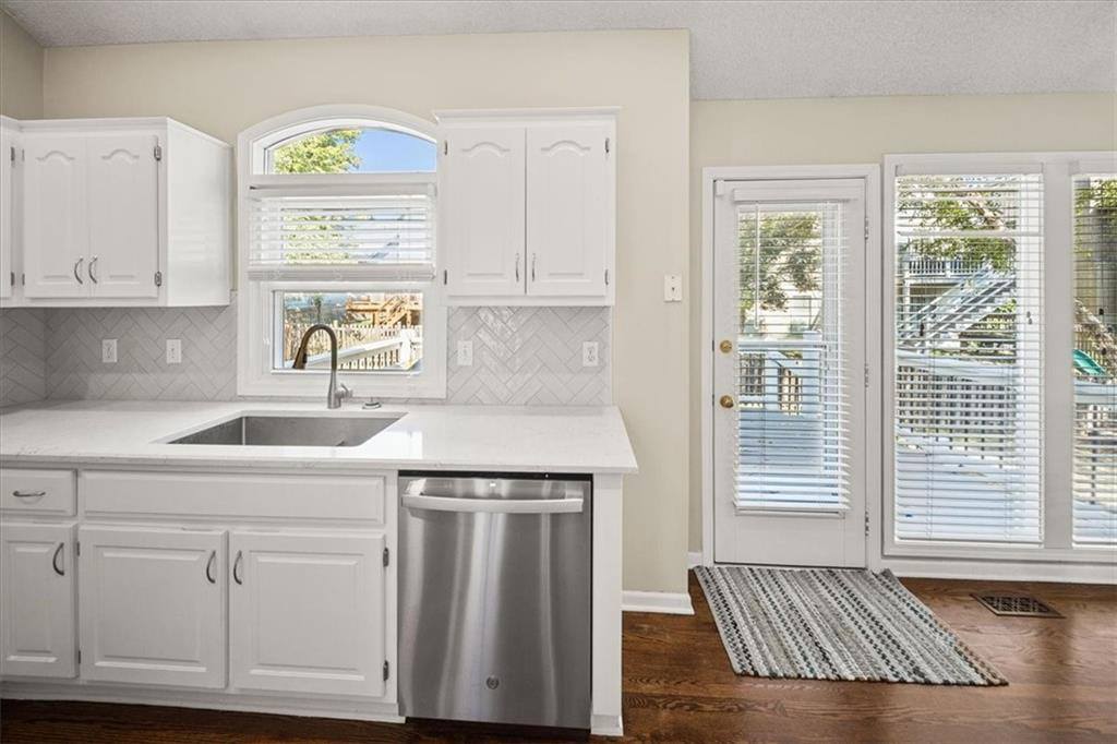 21624 West 53rd Terrace, Shawnee, KS 66226