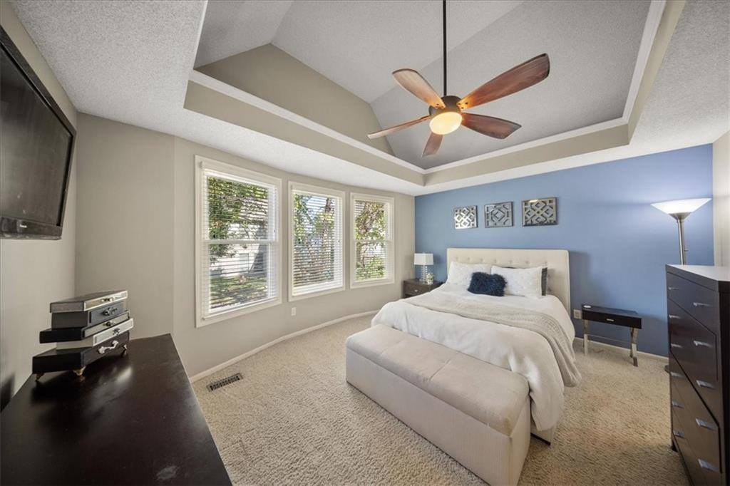 21624 West 53rd Terrace, Shawnee, KS 66226