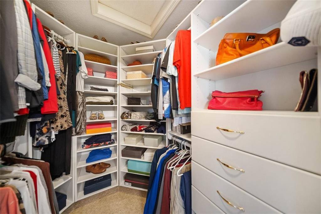 21624 West 53rd Terrace, Shawnee, KS 66226