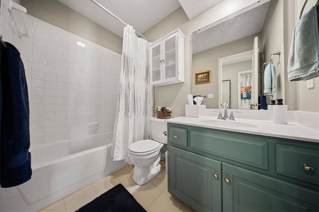 21624 West 53rd Terrace, Shawnee, KS 66226