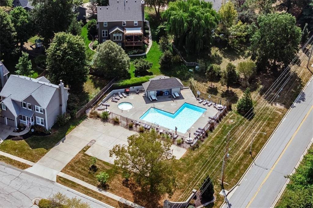 21624 West 53rd Terrace, Shawnee, KS 66226