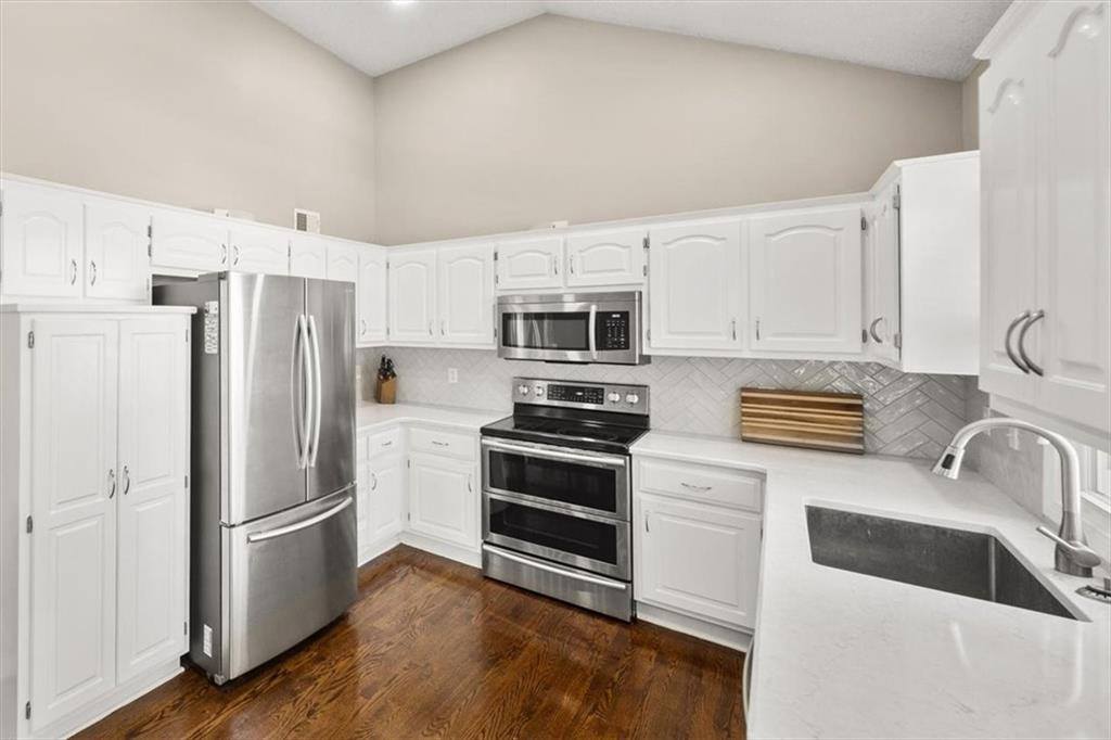 21624 West 53rd Terrace, Shawnee, KS 66226