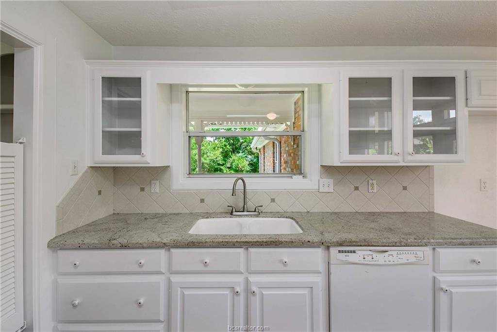 4597 Sandpiper Cove, College Station, TX 77845