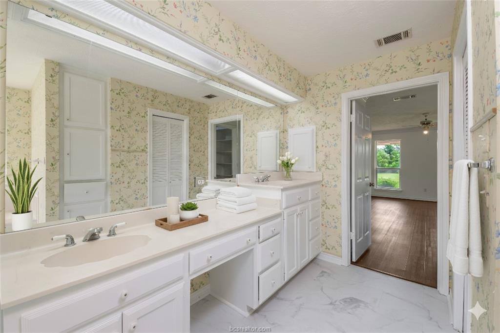 4597 Sandpiper Cove, College Station, TX 77845