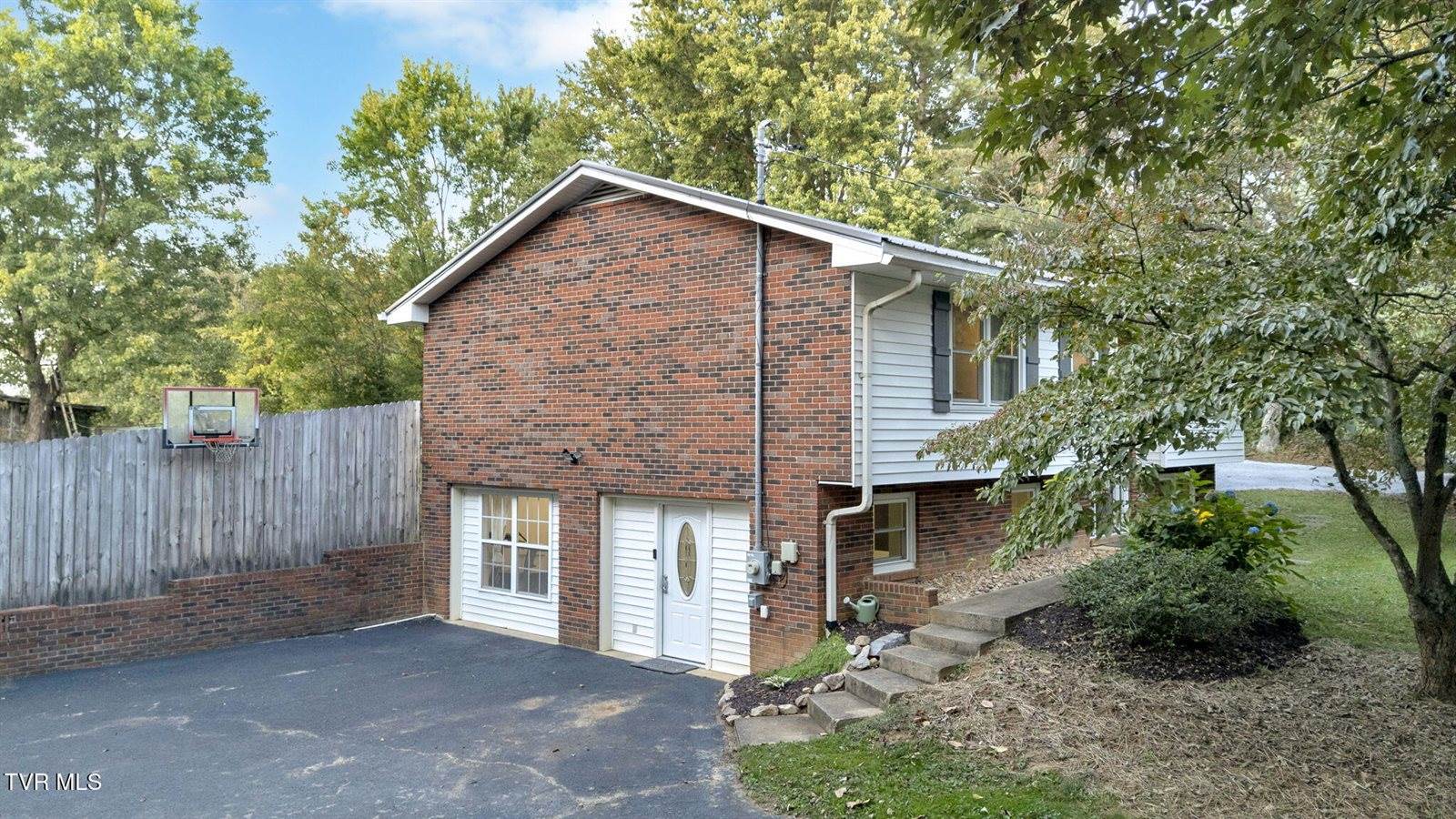 222 Roy Martin Road, Gray, TN 37615