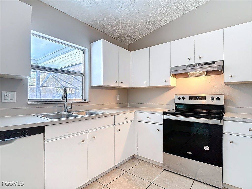 3815 SW 6th Avenue, Cape Coral, FL 33914