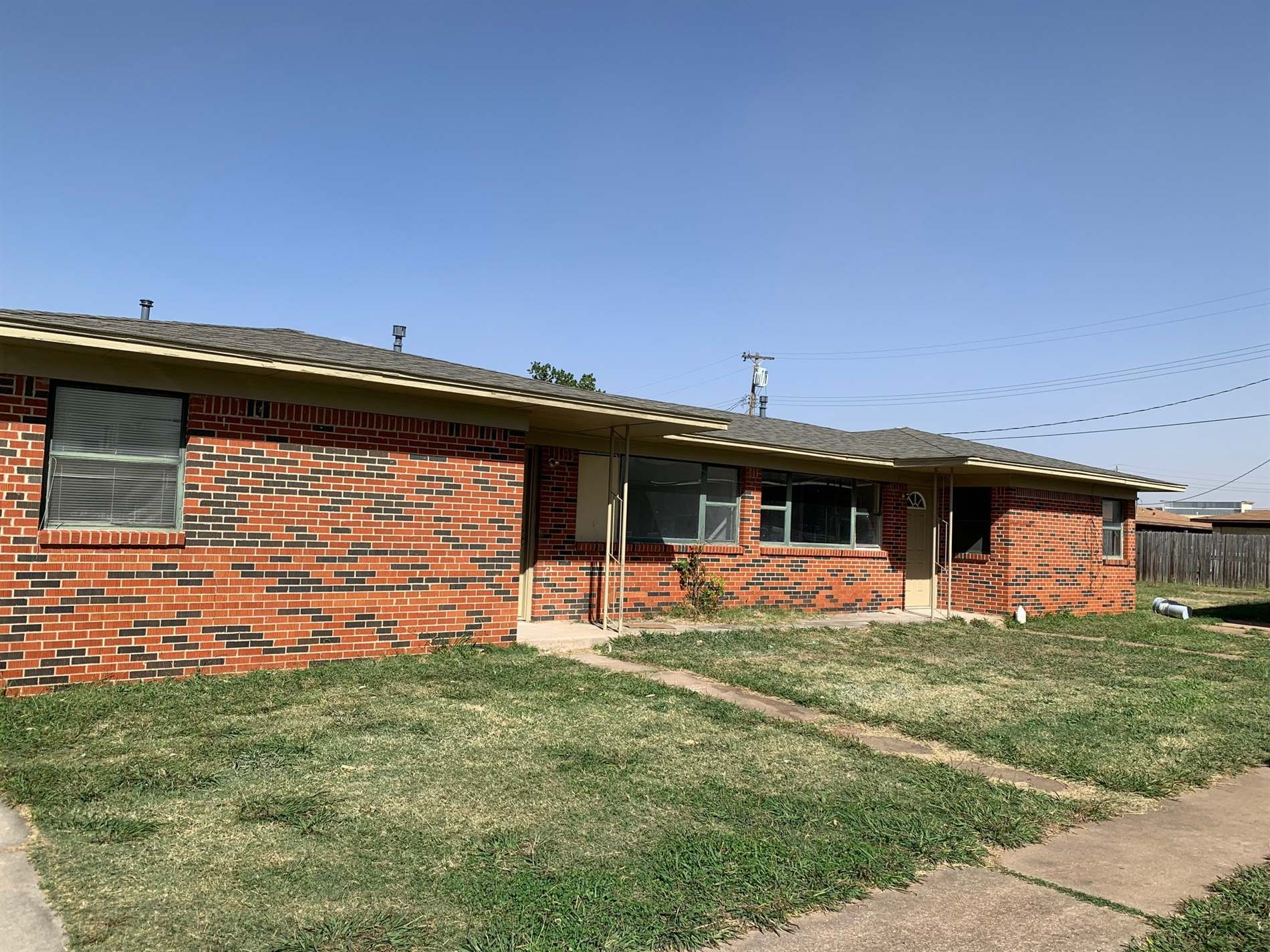15 & 17 NW 25th St, Lawton, OK 73501