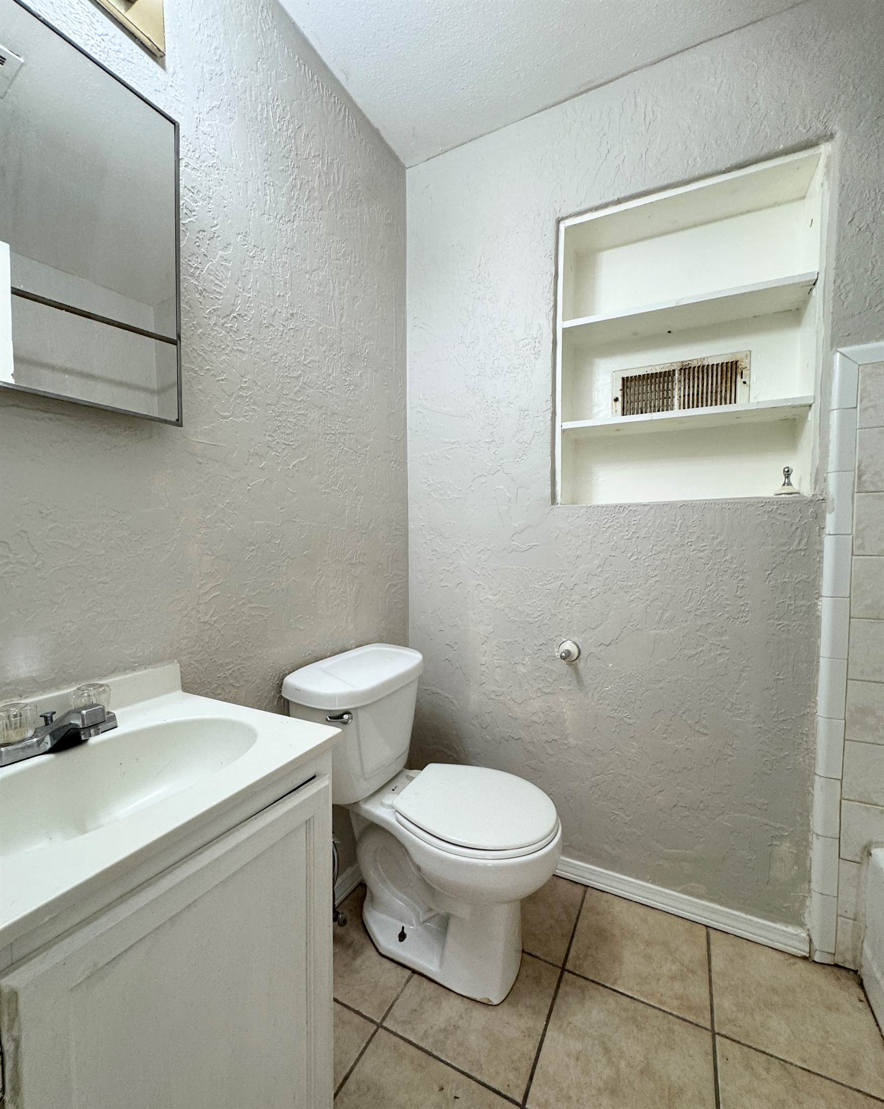 15 & 17 NW 25th St, Lawton, OK 73501