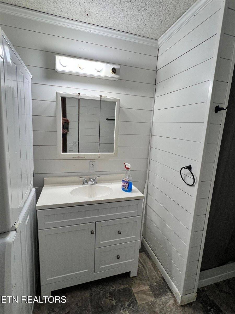 1946 Welcome Valley Rd, Benton, TN 37307