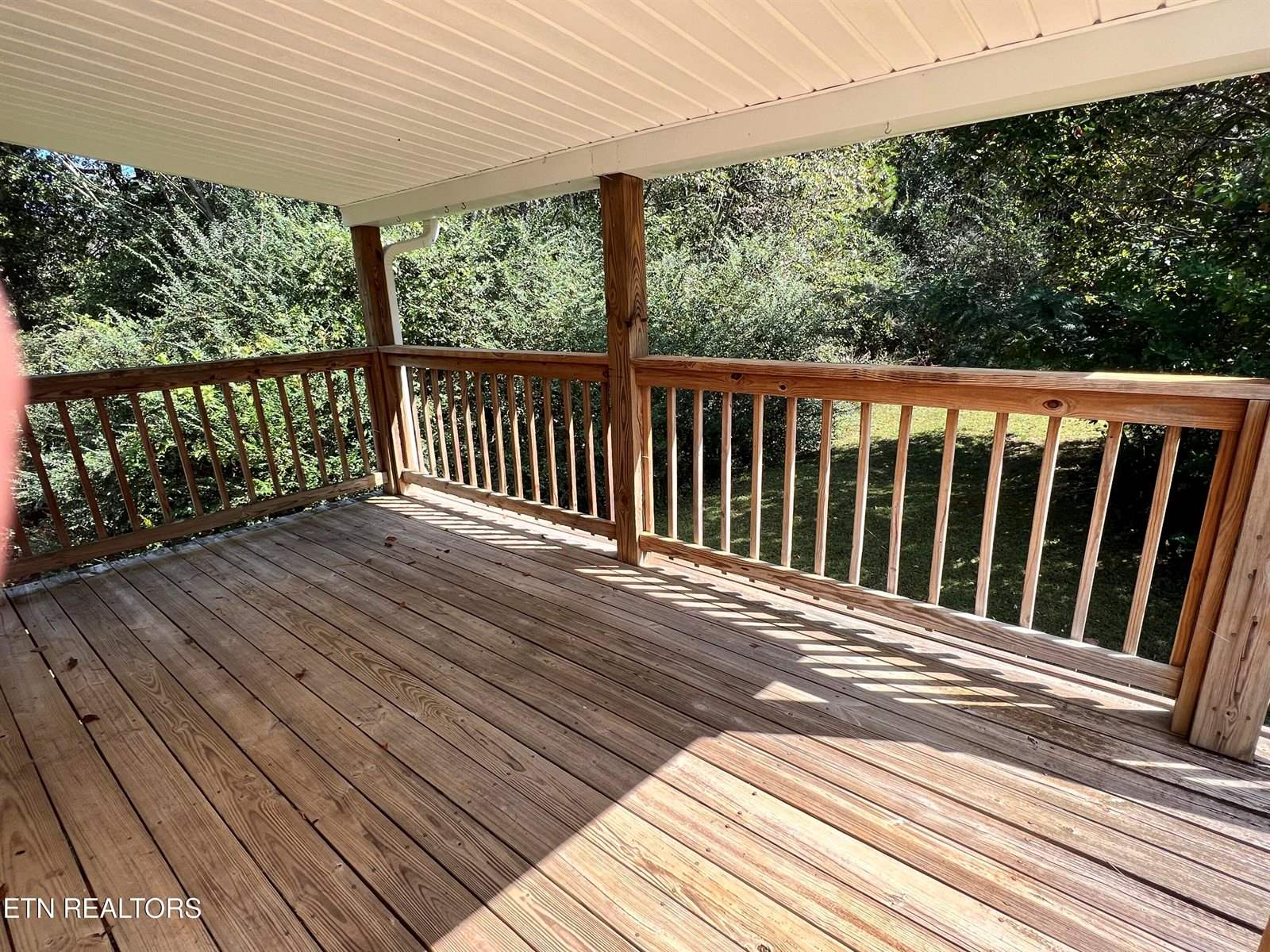 1946 Welcome Valley Rd, Benton, TN 37307