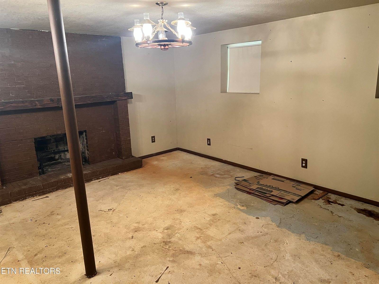 1946 Welcome Valley Rd, Benton, TN 37307