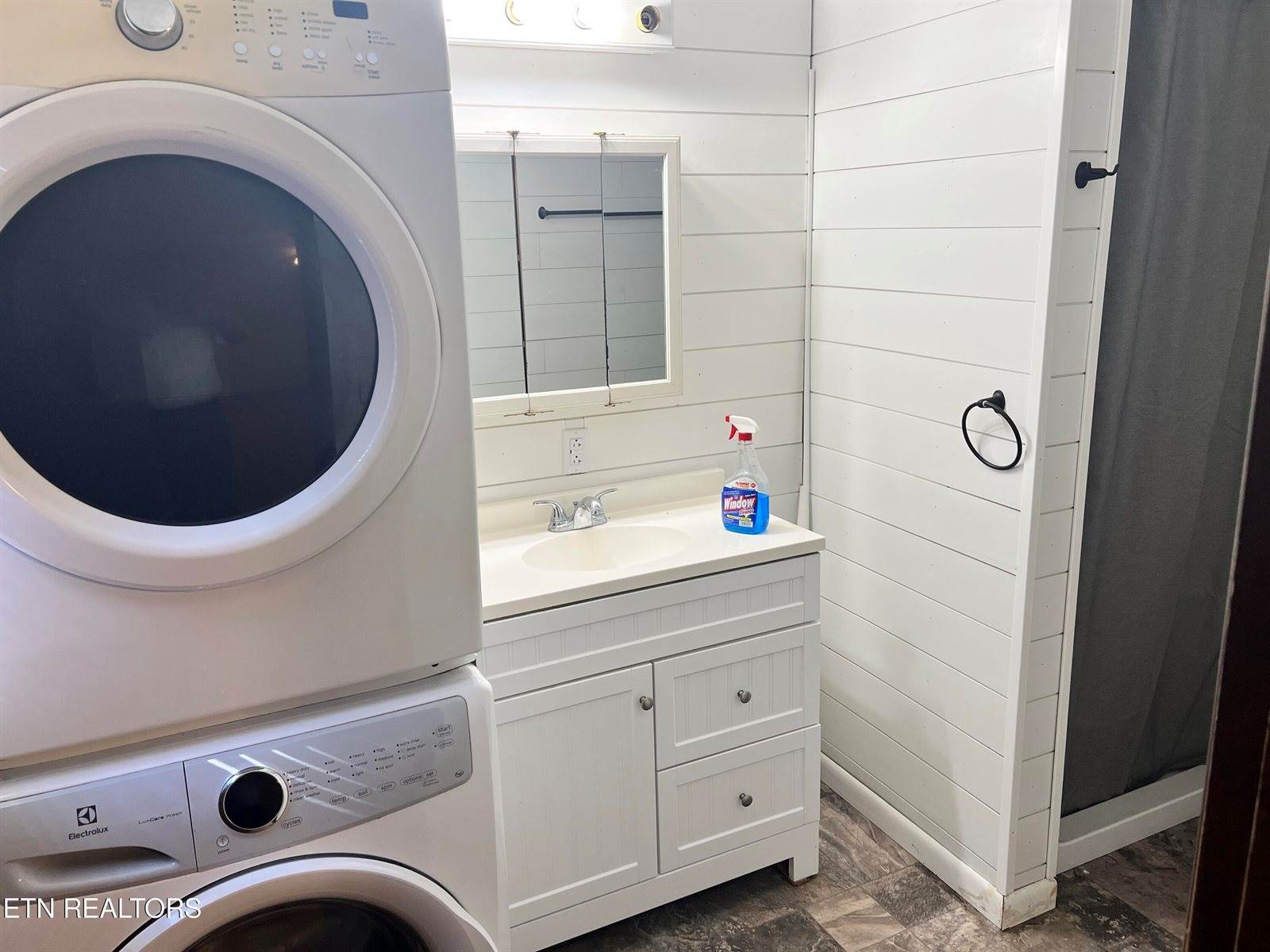 1946 Welcome Valley Rd, Benton, TN 37307