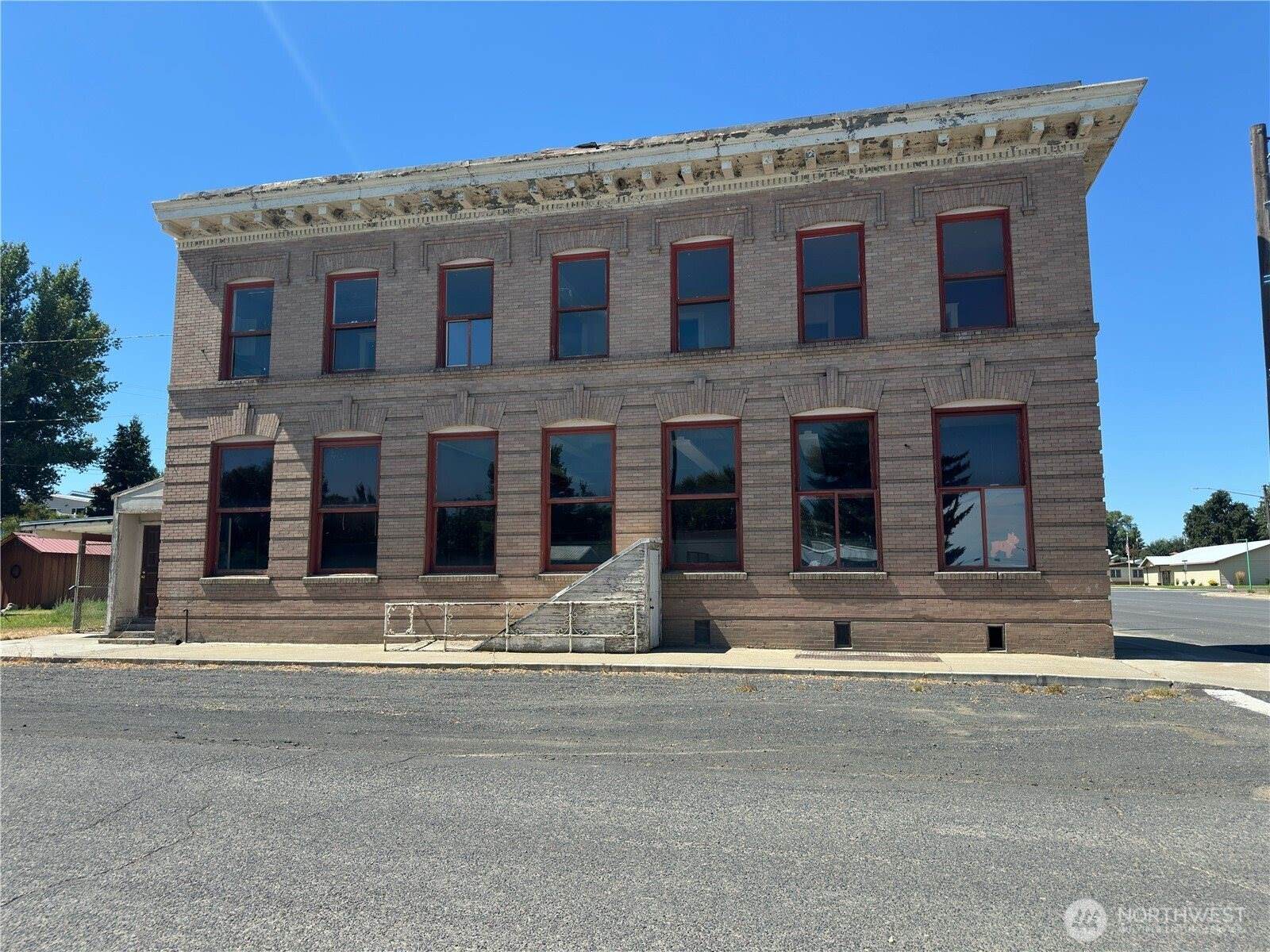 301 West Main Street, Almira, WA 99103