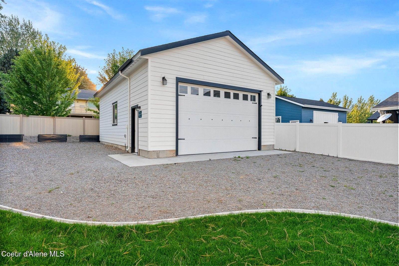10589 North Crimson Dr, Hayden, ID 83835