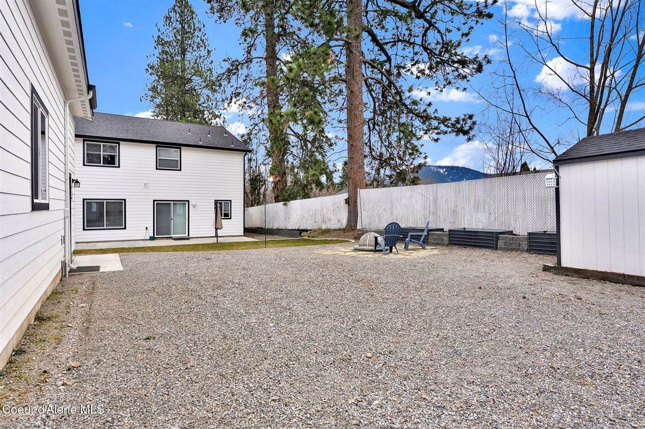 10589 North Crimson Dr, Hayden, ID 83835