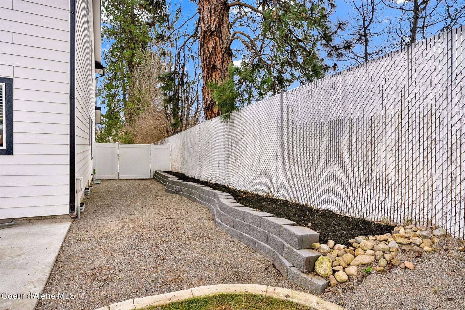 10589 North Crimson Dr, Hayden, ID 83835