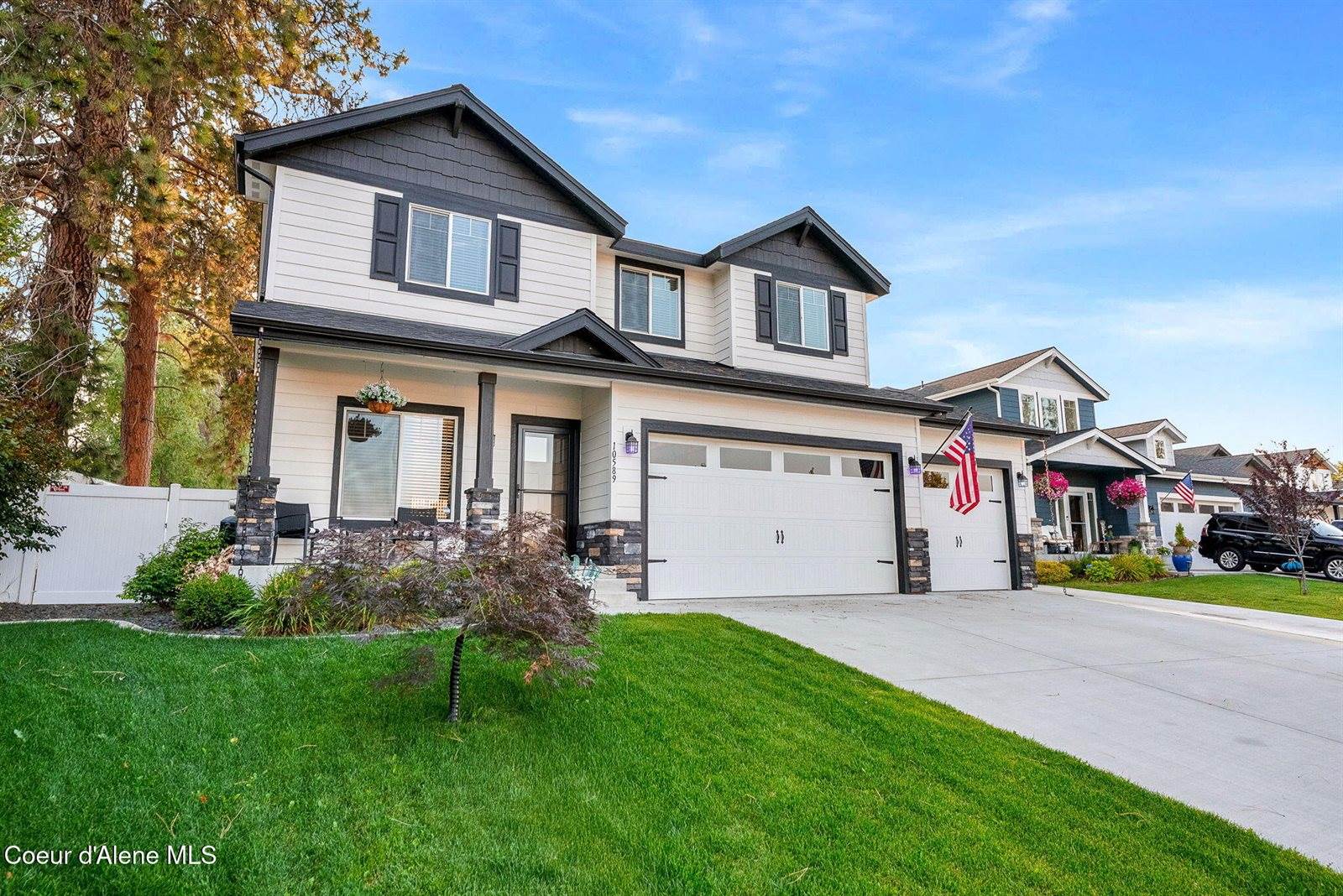 10589 North Crimson Dr, Hayden, ID 83835