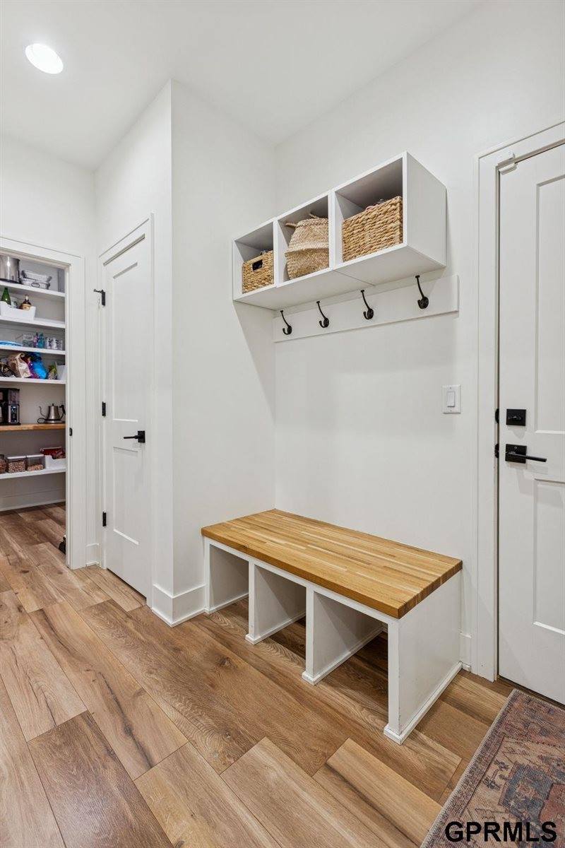 3929 South 213 Avenue, Elkhorn, NE 68022