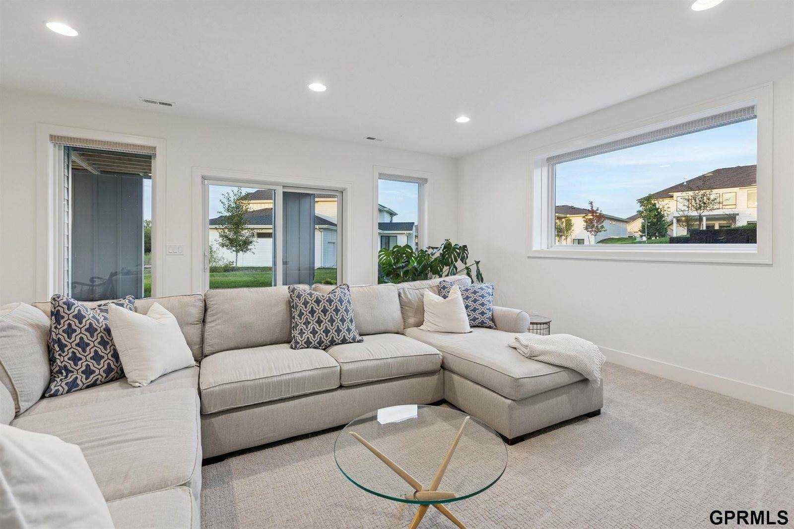 3929 South 213 Avenue, Elkhorn, NE 68022