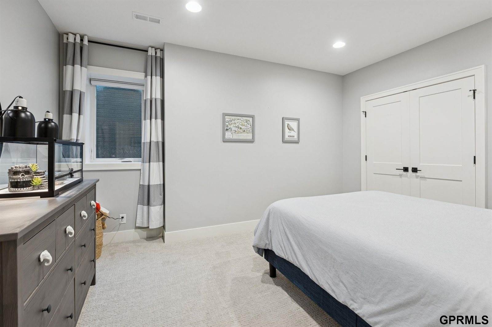 3929 South 213 Avenue, Elkhorn, NE 68022