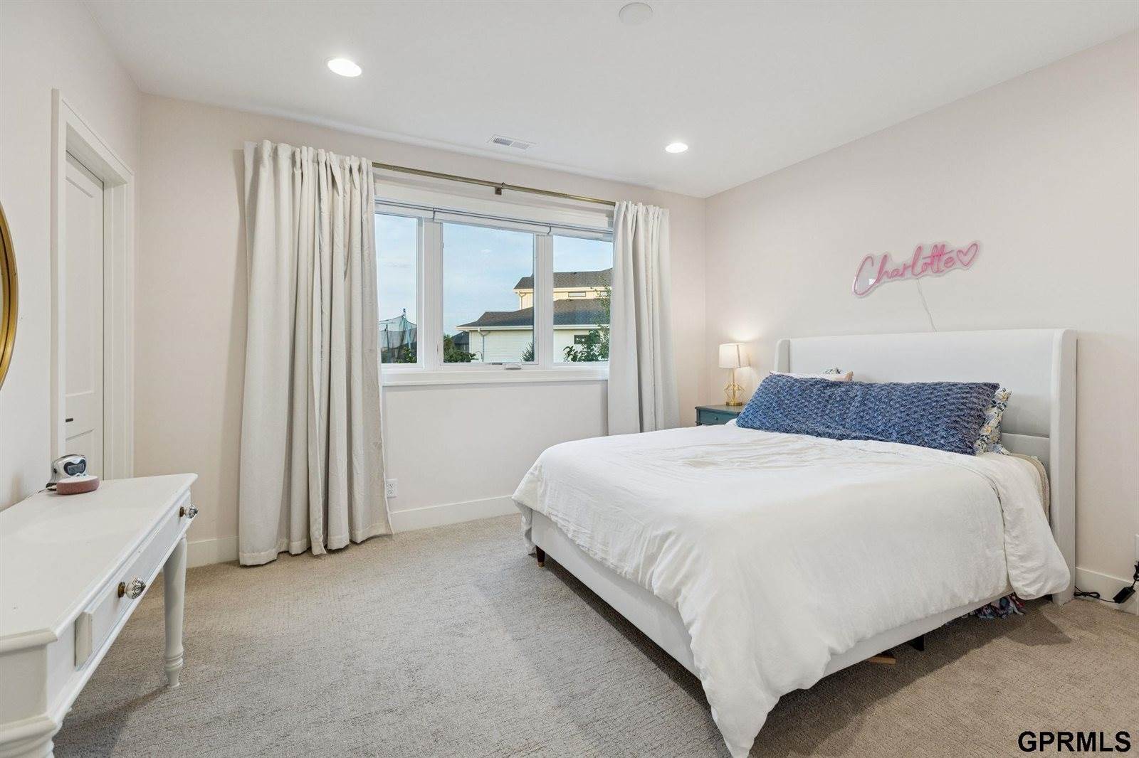 3929 South 213 Avenue, Elkhorn, NE 68022