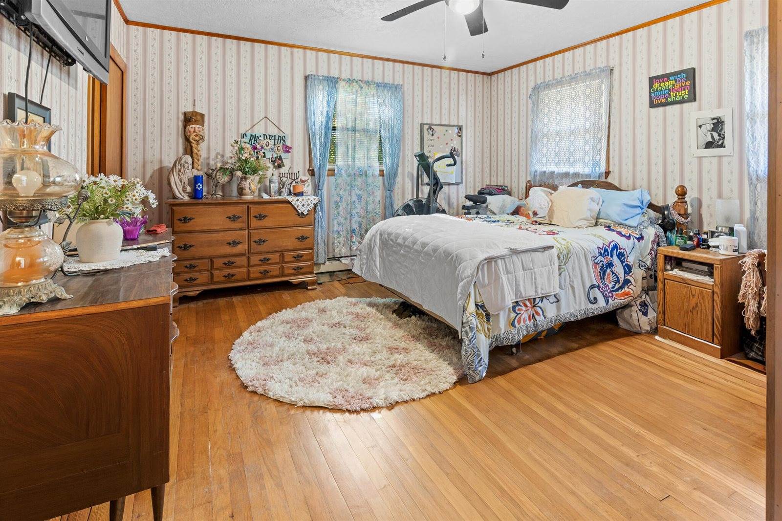 105 River Road, Howland, ME 04448