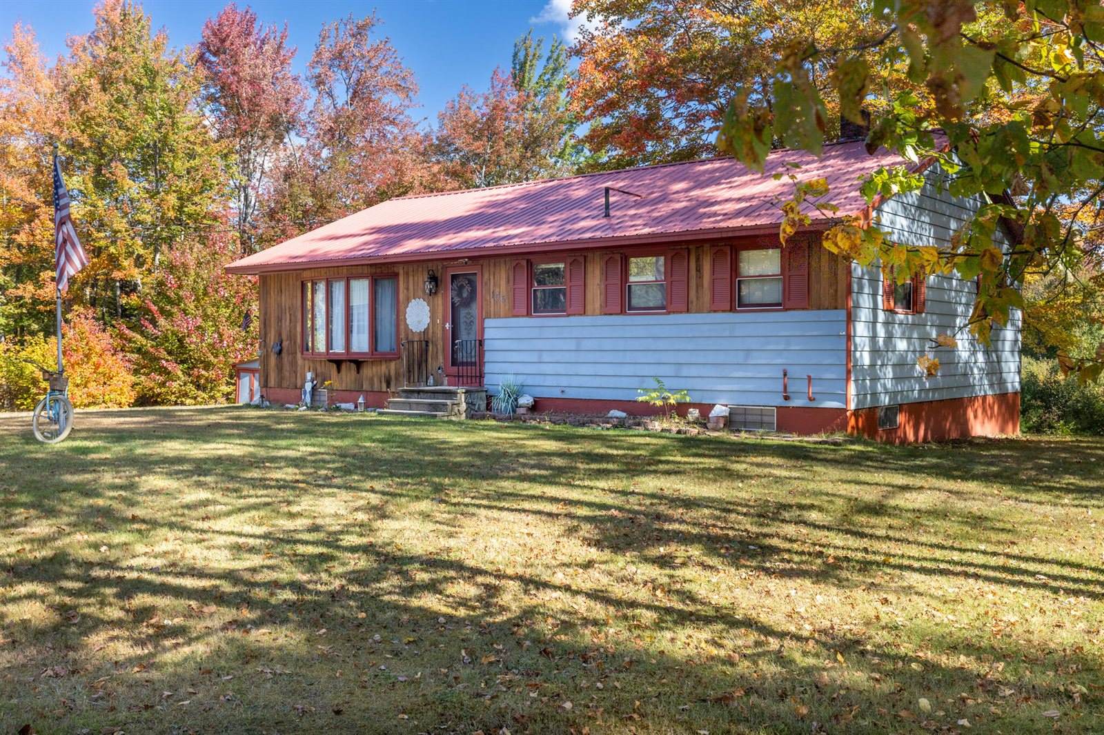 105 River Road, Howland, ME 04448