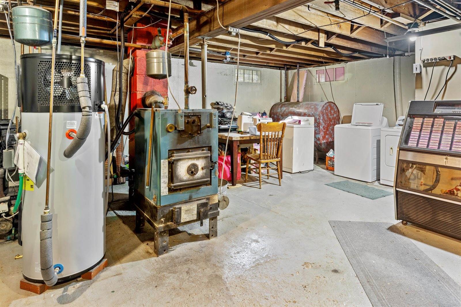 105 River Road, Howland, ME 04448