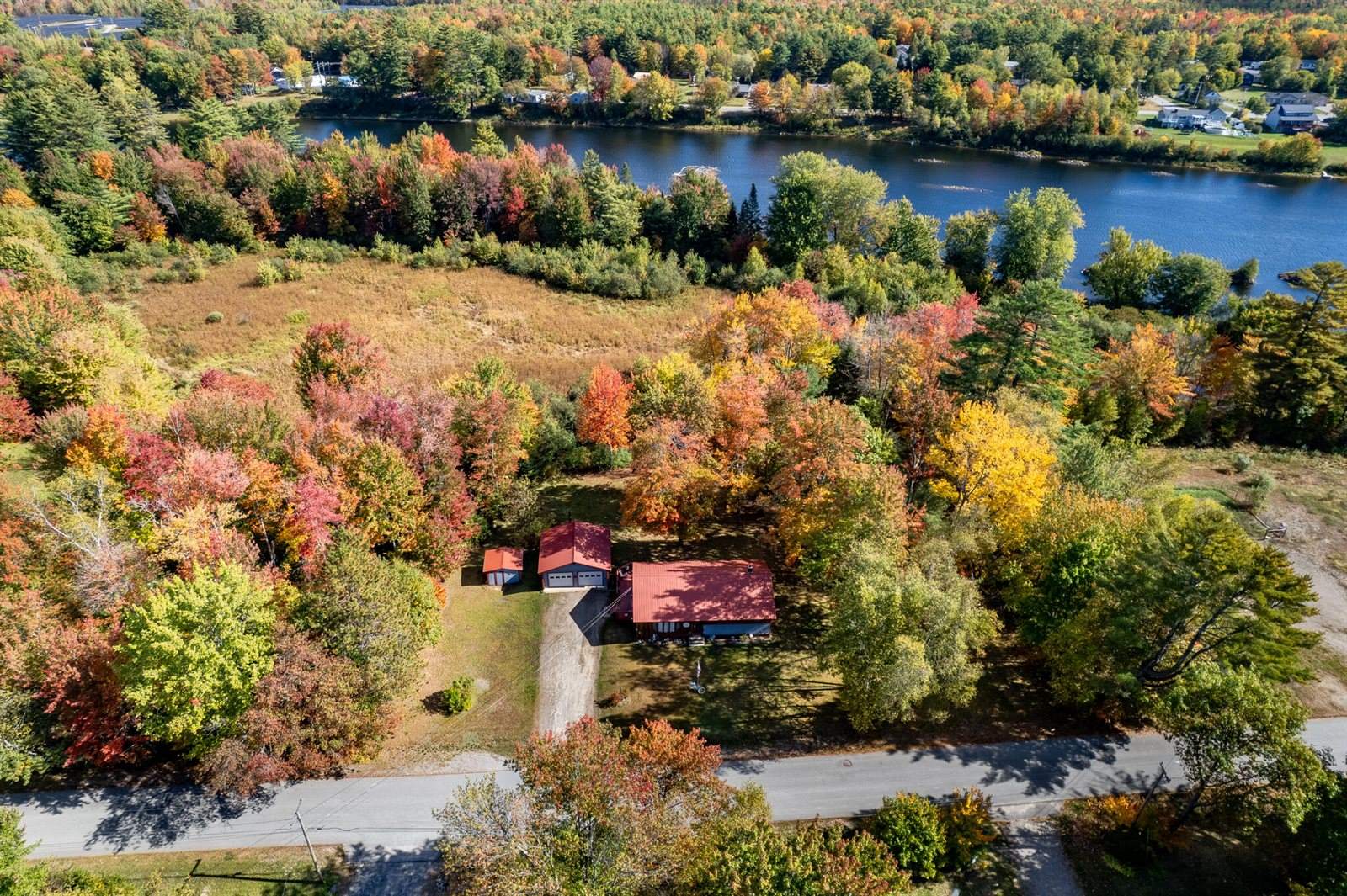 105 River Road, Howland, ME 04448