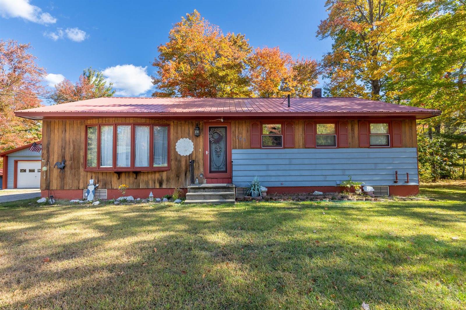 105 River Road, Howland, ME 04448