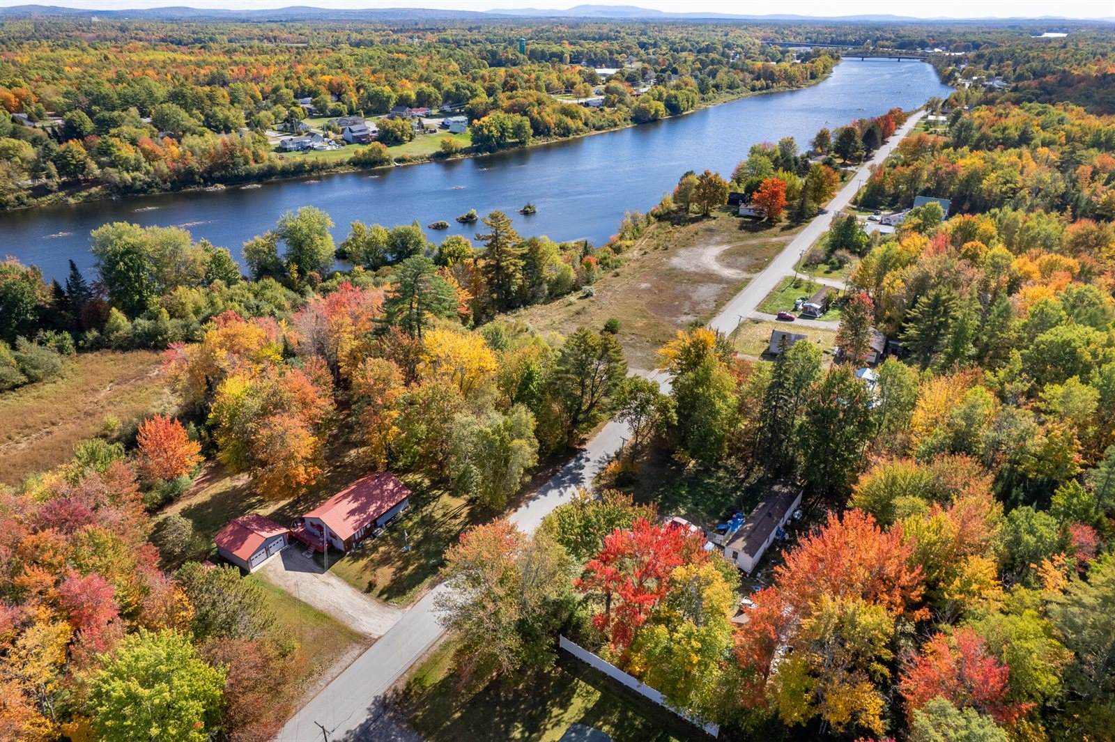 105 River Road, Howland, ME 04448