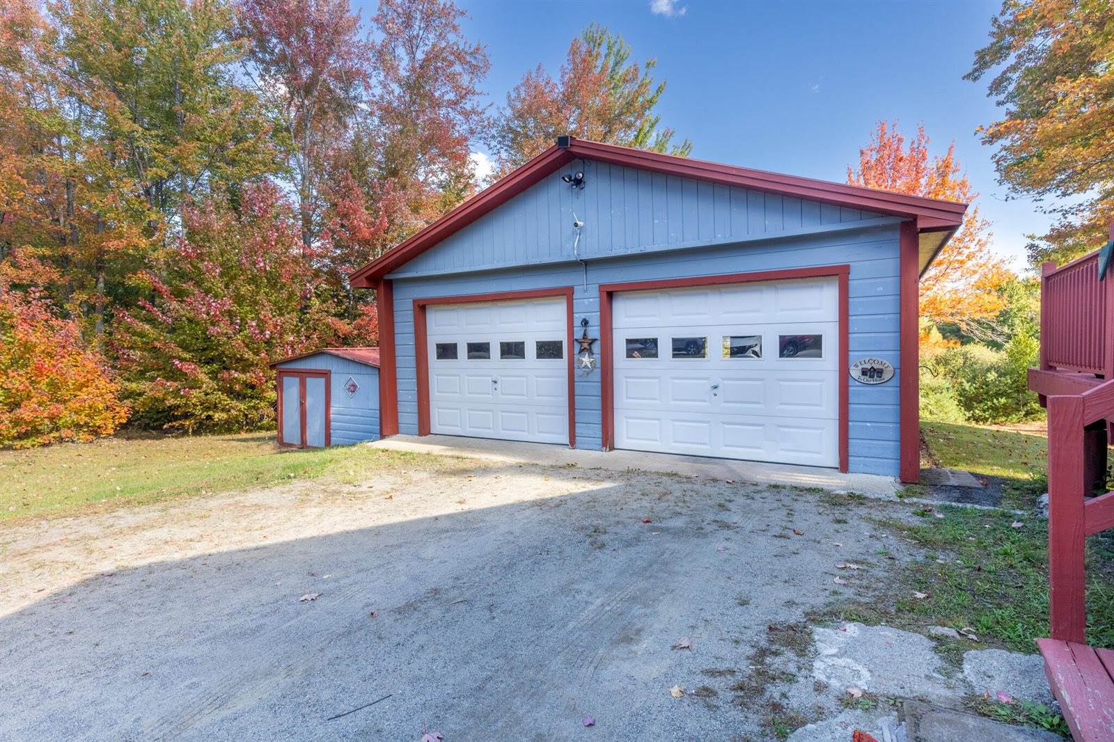 105 River Road, Howland, ME 04448