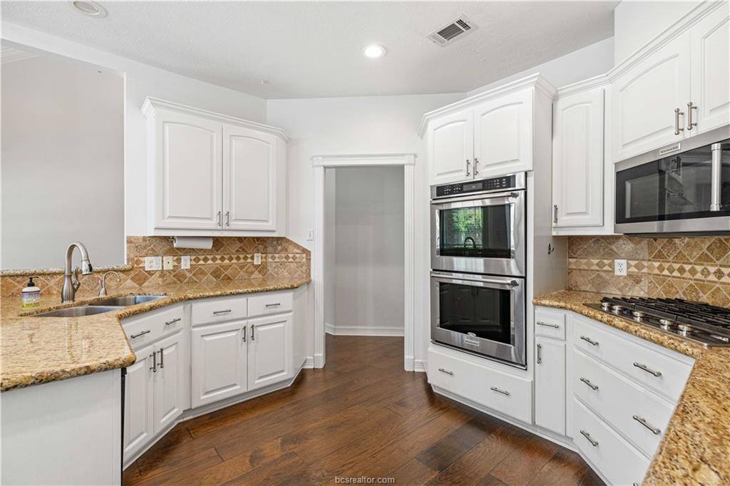 3211 Innsbruck Circle, College Station, TX 77845