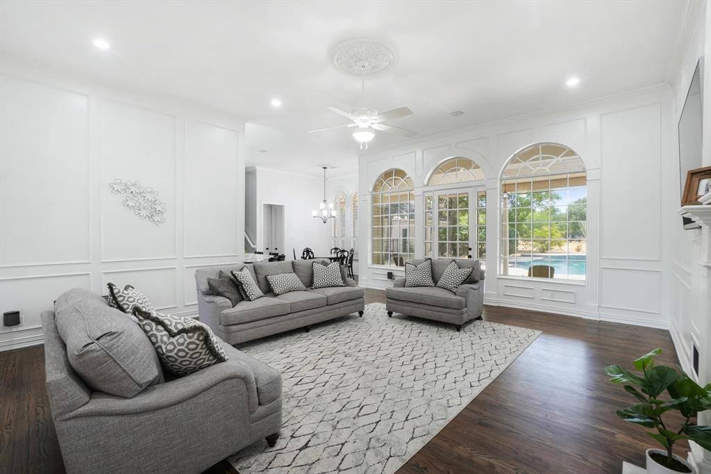 2800 Park Drive, Dalworthington Gardens, TX 76016