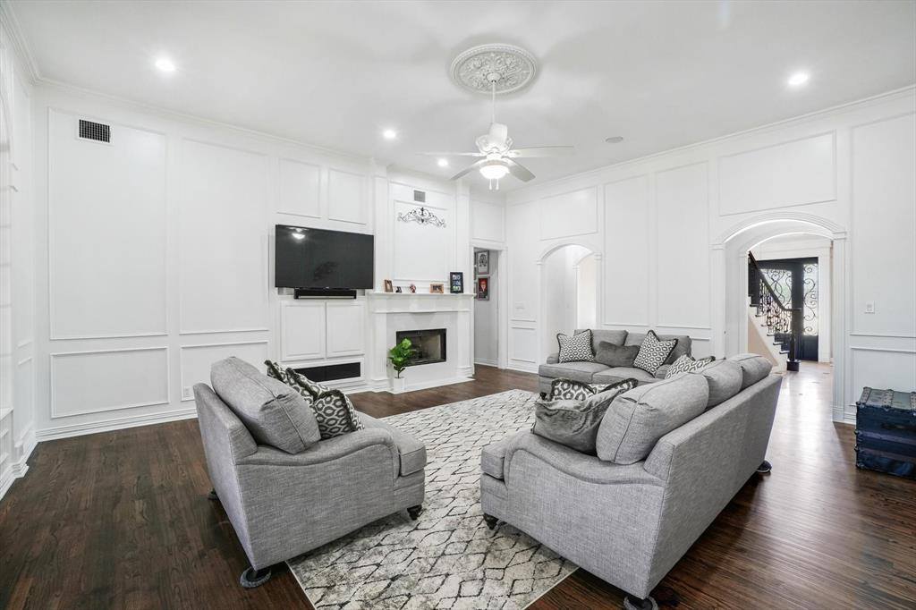 2800 Park Drive, Dalworthington Gardens, TX 76016