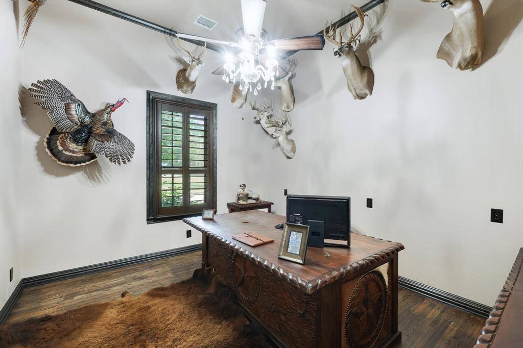 2800 Park Drive, Dalworthington Gardens, TX 76016