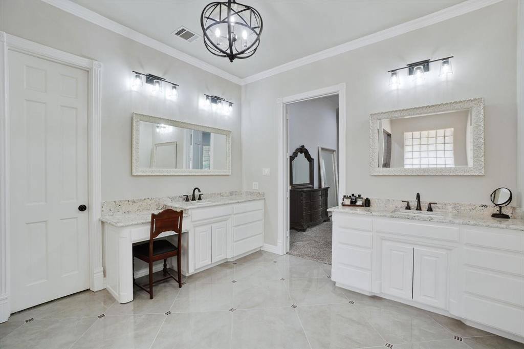 2800 Park Drive, Dalworthington Gardens, TX 76016